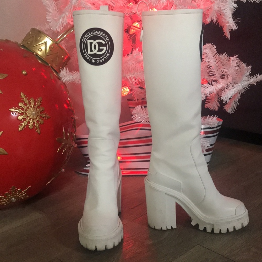 Dolce & Gabbana boots 🤍